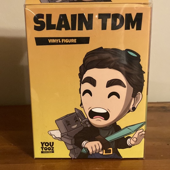 Dan TDM Vinyl Figure - Picture 7 of 12